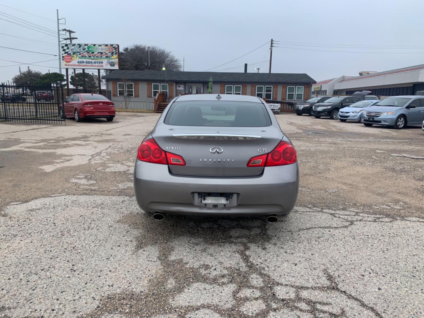 2008 Gray /Black Infiniti G35 Base (JNKBV61E28M) with an 3.5L V6 DOHC 24V engine, Automatic transmission, located at 1830 North Belt Line Road, Irving, TX, 75061, (469) 524-0199, 32.834373, -96.993584 - Photo#6